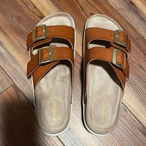 NWB Madden girl sandals 👡